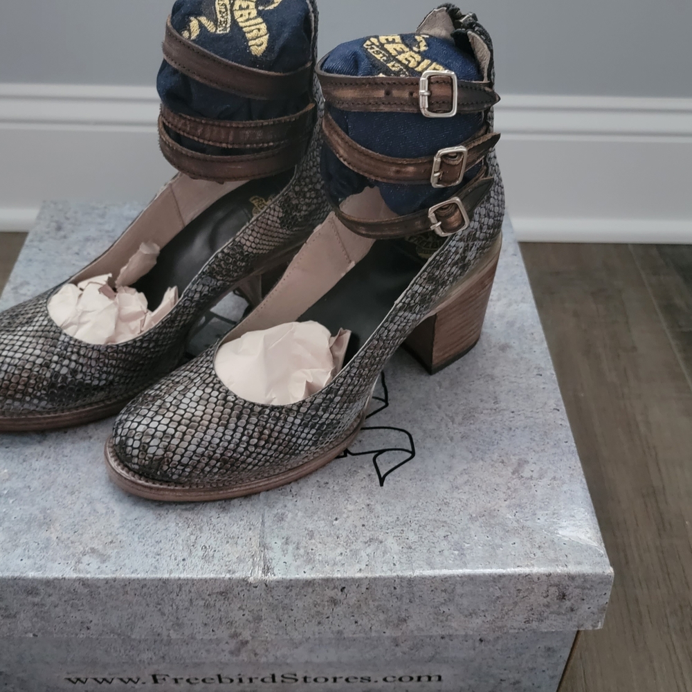 Freebird Women's Snakeskin -Randi- Heeled Shoes - Brown